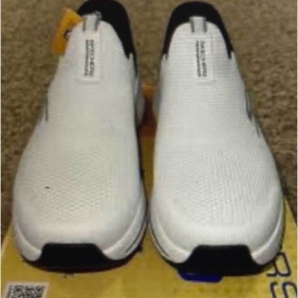Skechers Max Cushioning Elite Smooth Transition Slip-Ons - Picture 2 of 7
